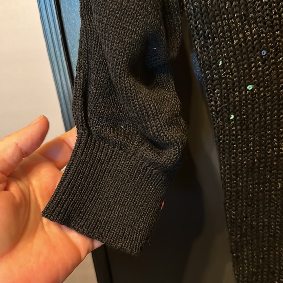 Buckle BKE black metallic thread sequined back lace-up v-neck sweater NWT - Picture 3 of 5